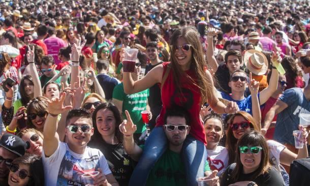 Lee más sobre el artículo De la resaca festiva a la adicción